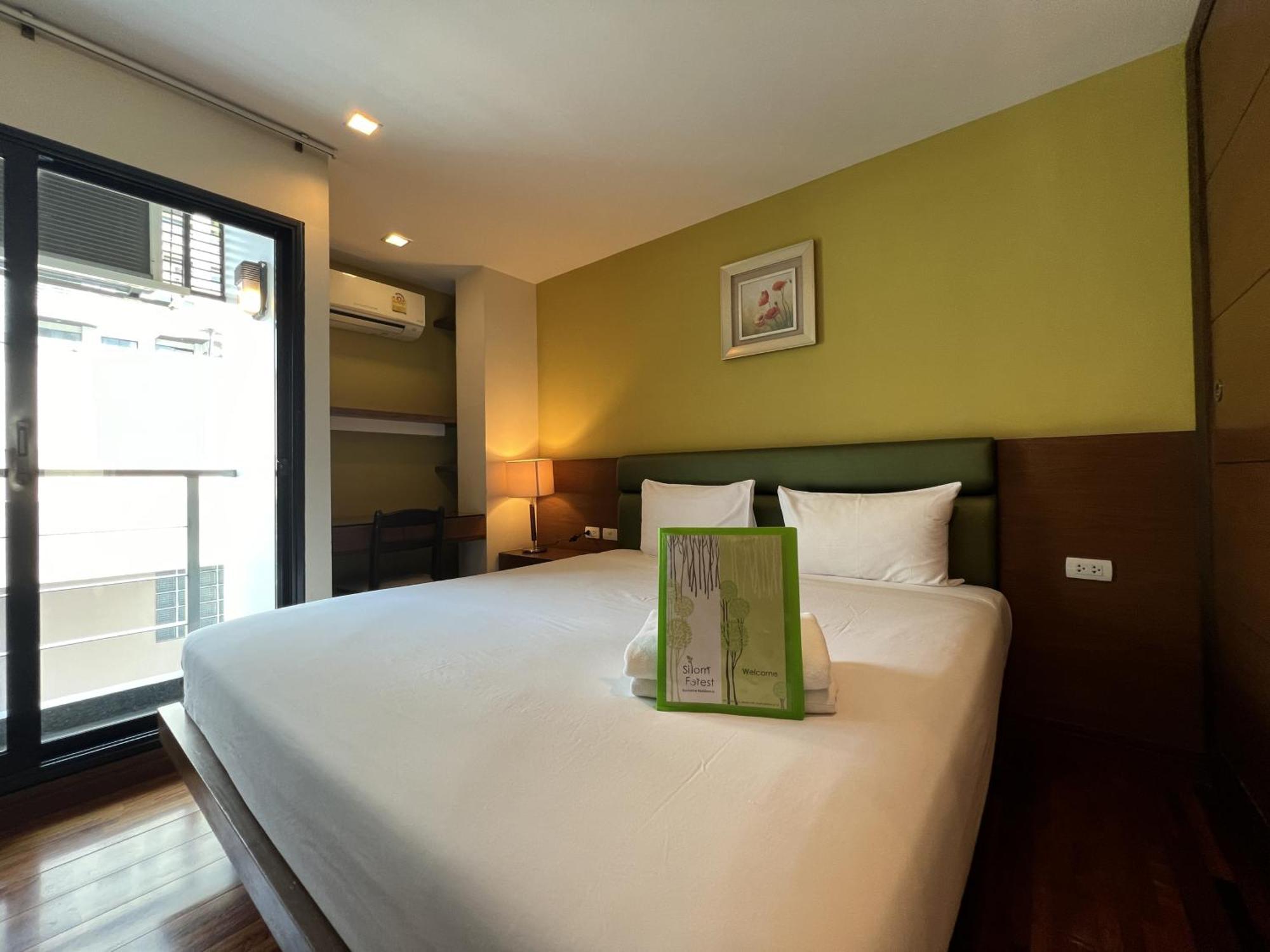 Silom Forest Exclusive Residence Banguecoque Exterior foto