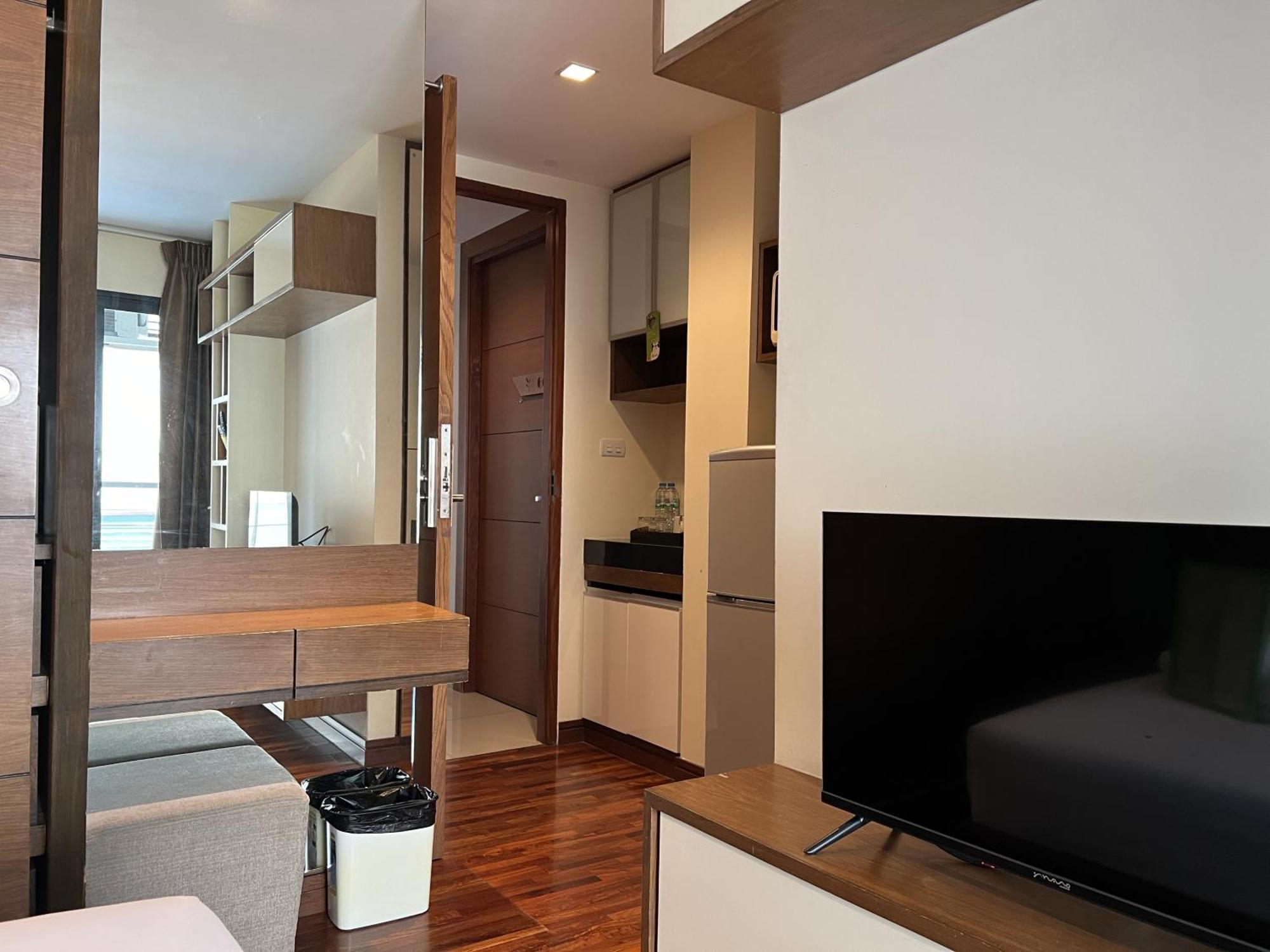 Silom Forest Exclusive Residence Banguecoque Exterior foto