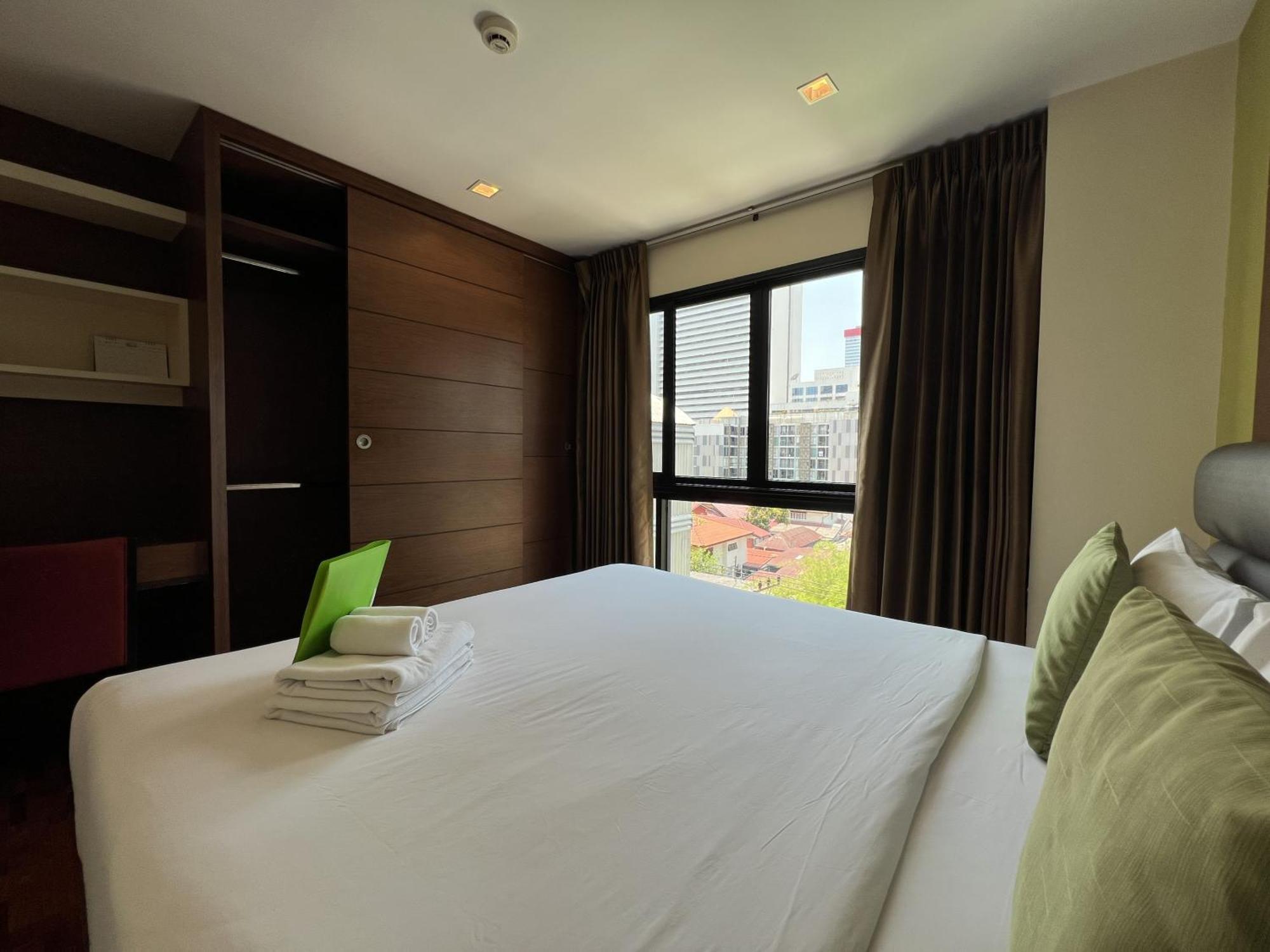 Silom Forest Exclusive Residence Banguecoque Exterior foto